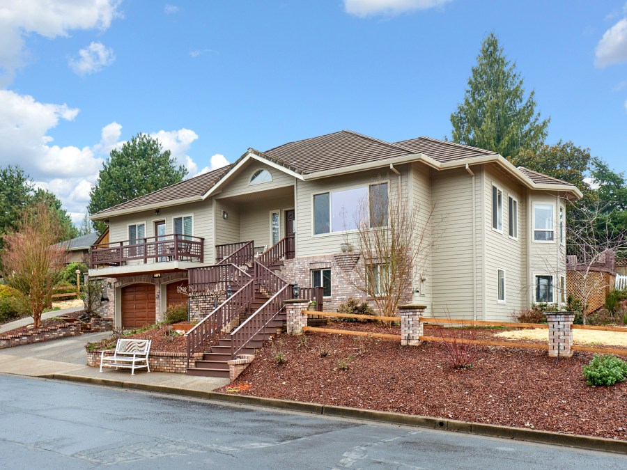 Aurora Oregon, 97002